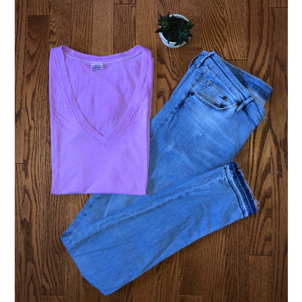 VS Pink V-neck T-shirt